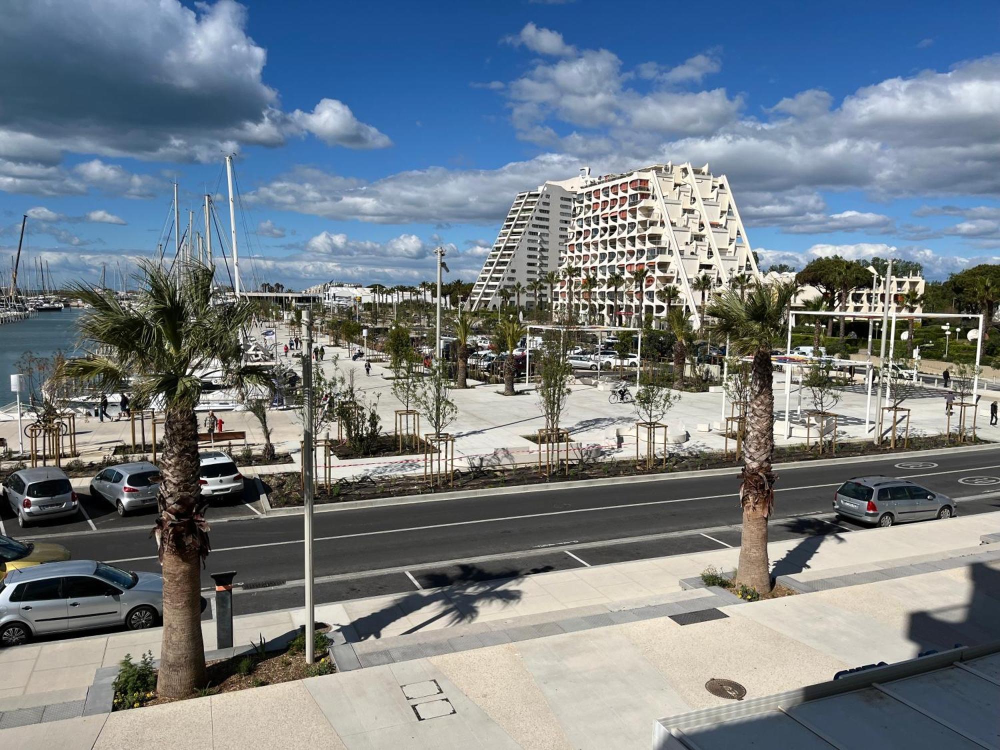 Sur Le Port B